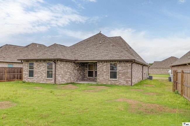 Building Photo - 141 Dutchman Dr