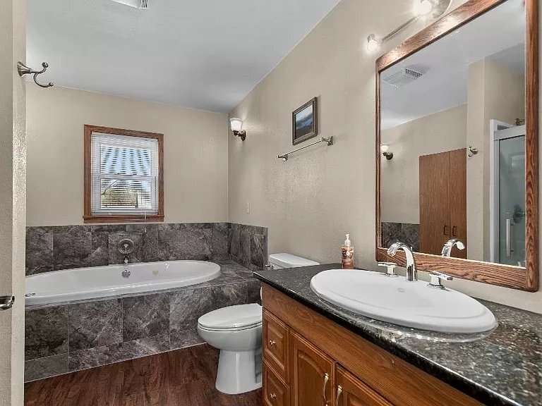 Building Photo - 225 Prospect St