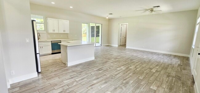 Building Photo - 17186 84th Ct N