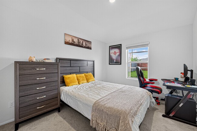 Building Photo - 27222 Woodridge Gln Dr