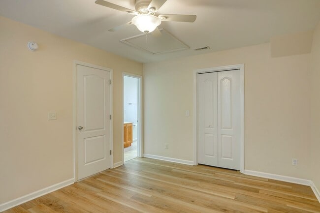 Building Photo - Charming 3-Bedroom Home with Coastal Count...