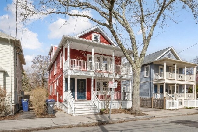 Building Photo - 71 Chilton St