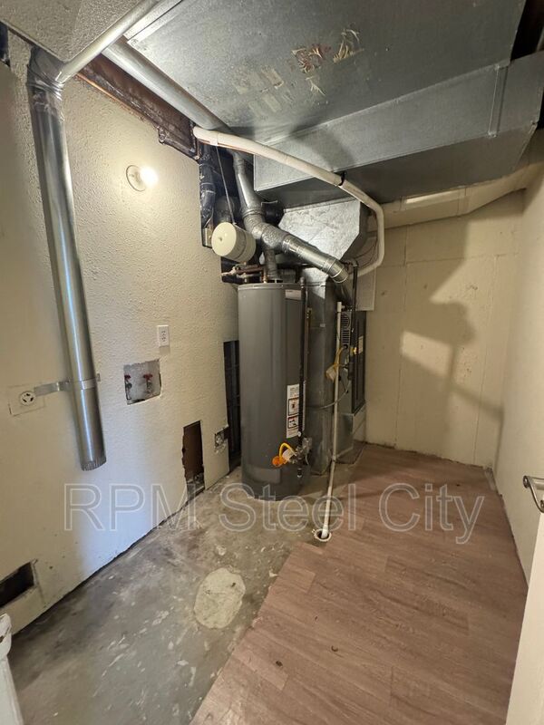 Building Photo - 605-607 West 15th St