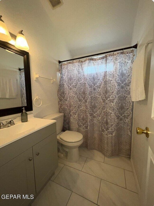 Building Photo - 12157 Chato Villa Dr