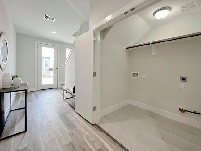 Building Photo - 8318 Curry Rd