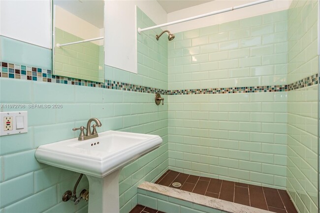 Building Photo - 330 NE 86th St