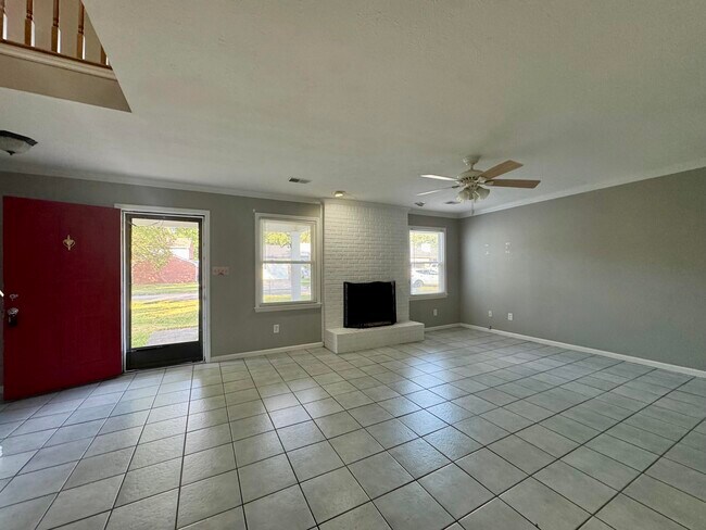 Building Photo - 344 Stonegate Way