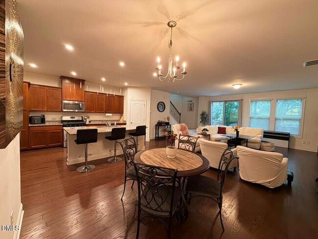 Building Photo - 735 Lampwick Ln