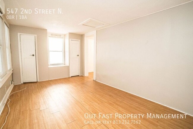 Building Photo - 547 2nd St N