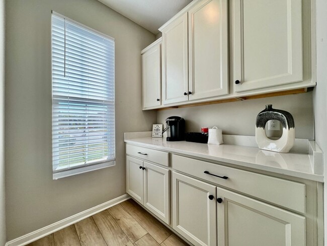Building Photo - 1825 Archerfield Pl