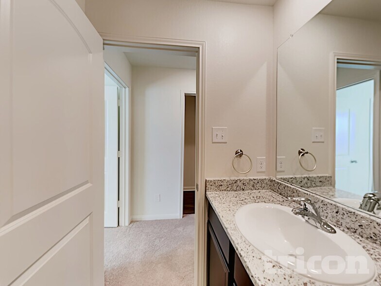 Building Photo - 12014 Latour Vly