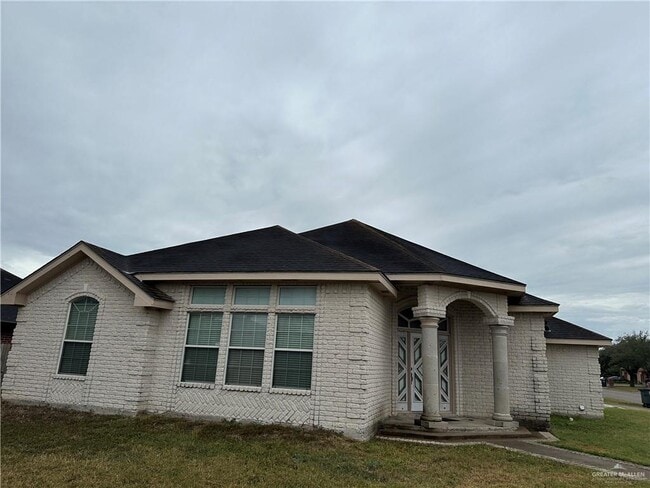 Building Photo - 34 Zuley St