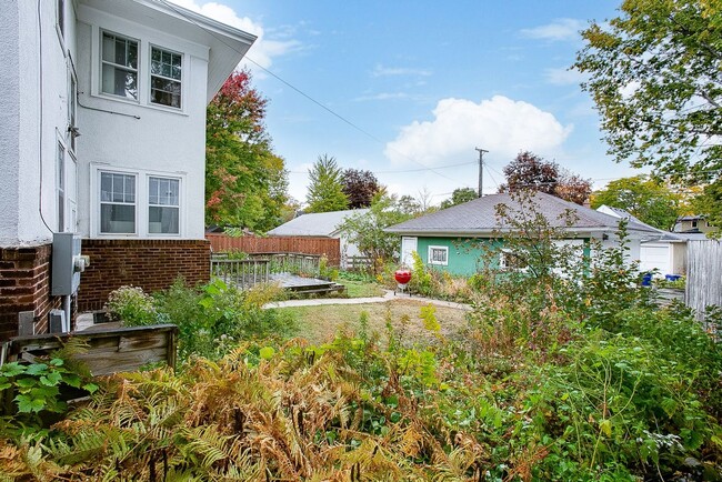 Building Photo - 2011 Portland Ave