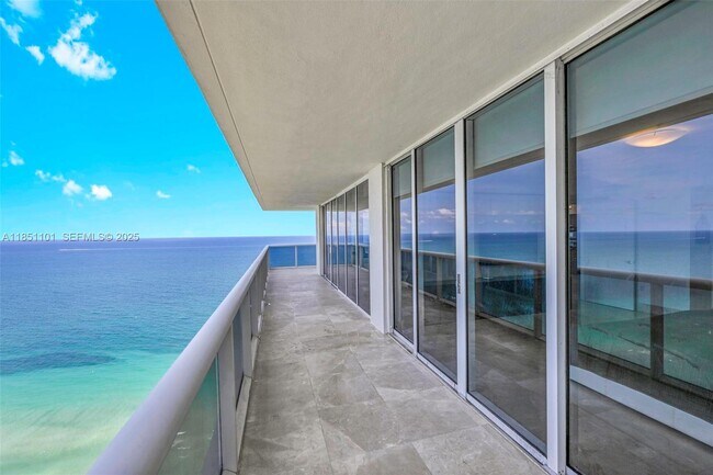 Building Photo - 1830 S Ocean Dr