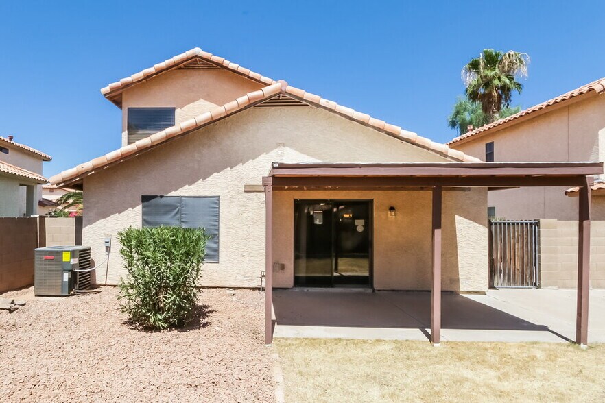 Building Photo - 4527 E Hampton Ave