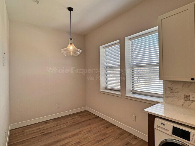 Building Photo - 3327 Tejon St