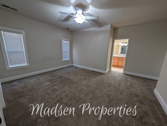 Building Photo - 7 Redeemers Loop