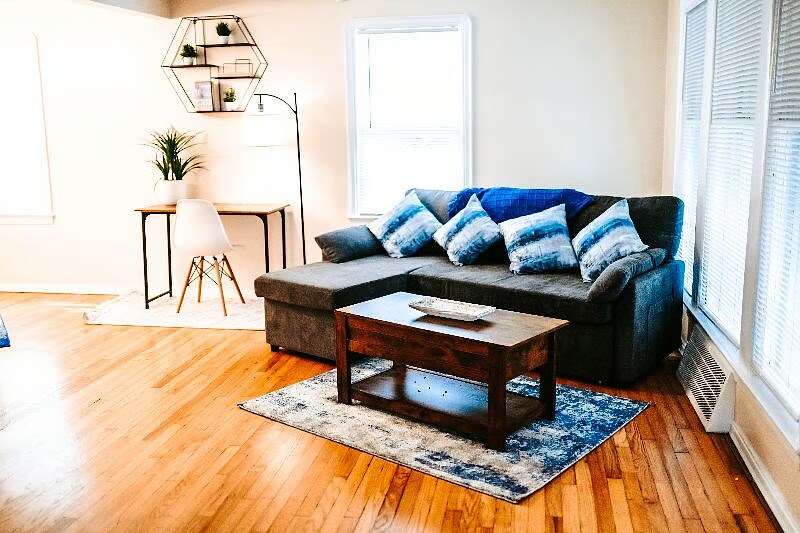 Building Photo - 1469 Sherbrook Rd