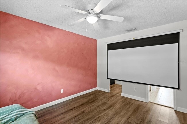 Building Photo - 4506 S Oak Dr