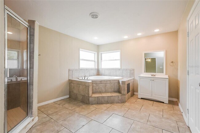 Building Photo - 574 Sundown Ct
