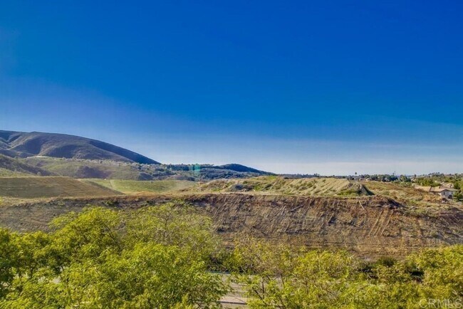 Building Photo - Spacious 3 Bed / 3 Bath Townhome with 2-Car Garage in Gated San Marcos Community