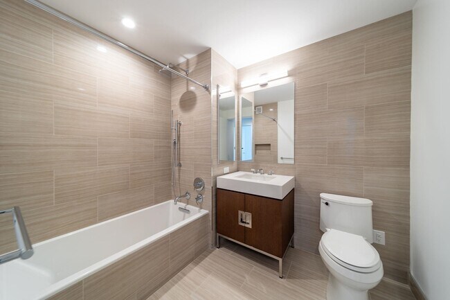 Building Photo - 99 Hudson St