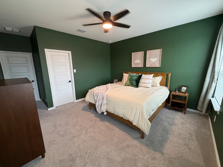 Building Photo - 15307 Oceanus Dr