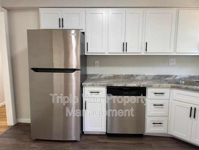 Building Photo - 185 St Eugene Ln