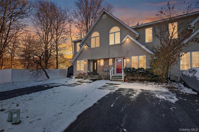 Building Photo - 90 Roundtree Ct