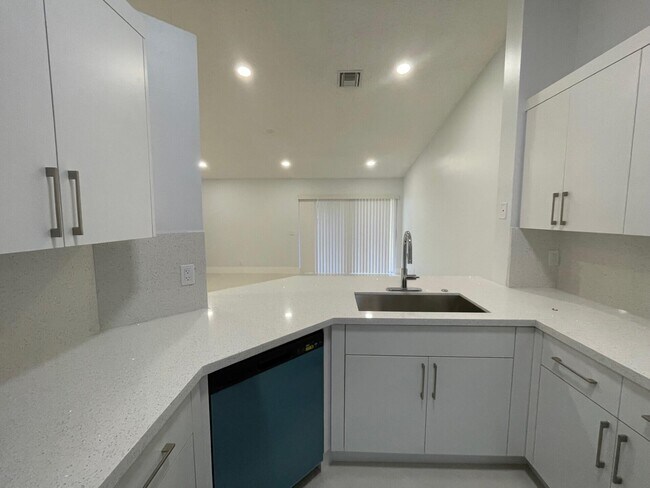 Building Photo - 1630 Zenith Way