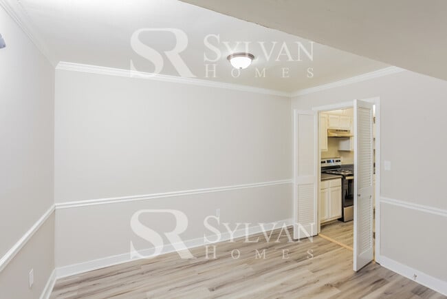 Building Photo - Feel like you are on vacation every day in this 4 bedroom, 3 bathroom home