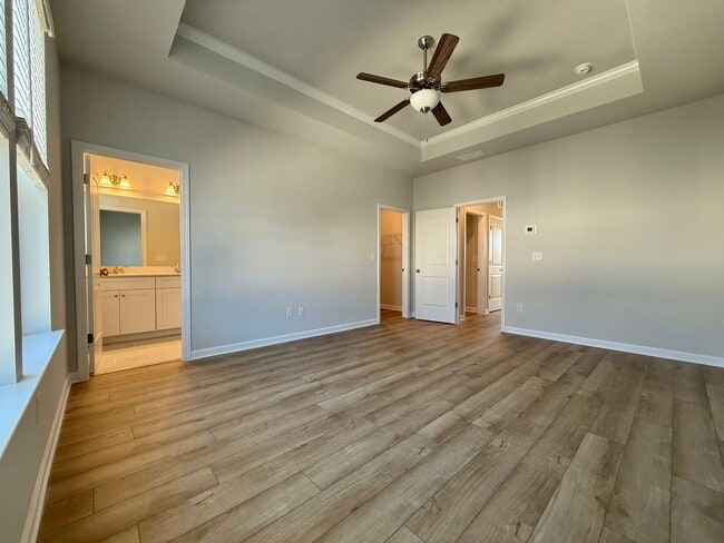 Building Photo - 206 Daybreak Ln