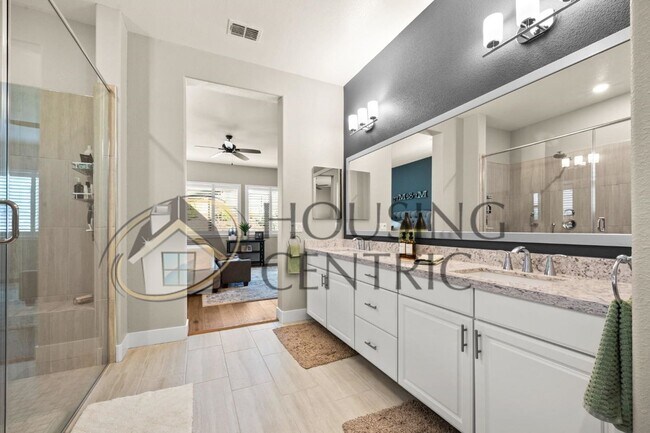 Building Photo - STUNNING Single Story Home with a Resort Style Backyard!