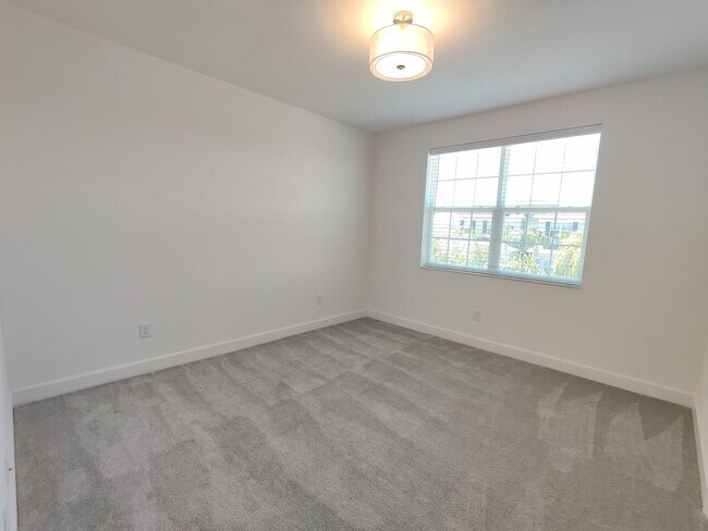 Building Photo - 32792 Tree of Life Ave