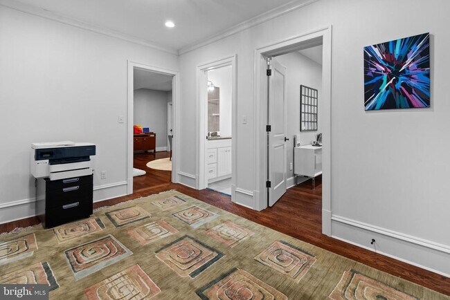 Building Photo - 5600 Brite Dr
