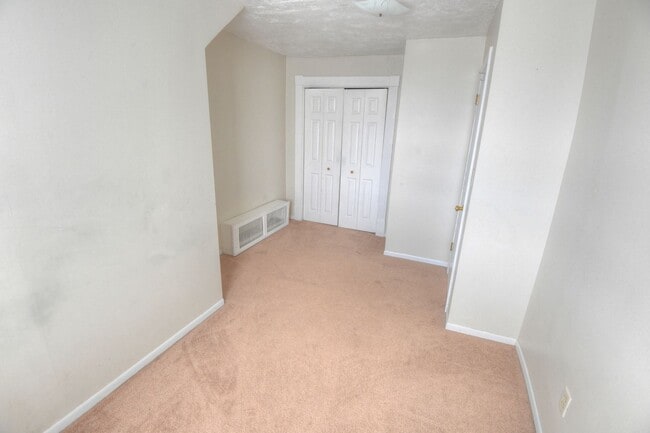 Building Photo - 5 Bed /2 Bath Single Family Home for Rent ...