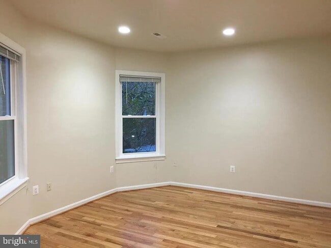 Building Photo - 1504 21st St NW