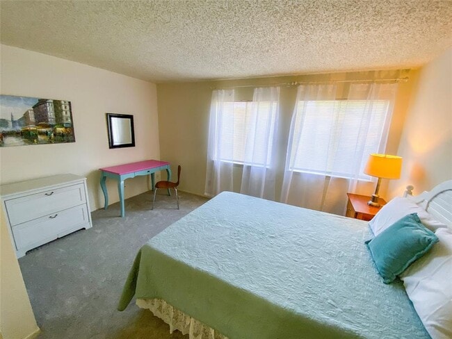 Building Photo - 12905 Pegasus St