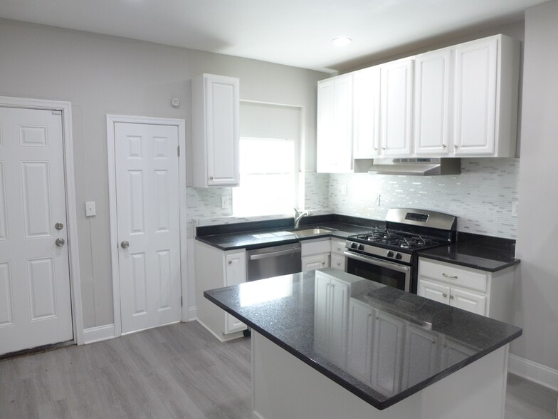 Building Photo - 619 McKewin Ave