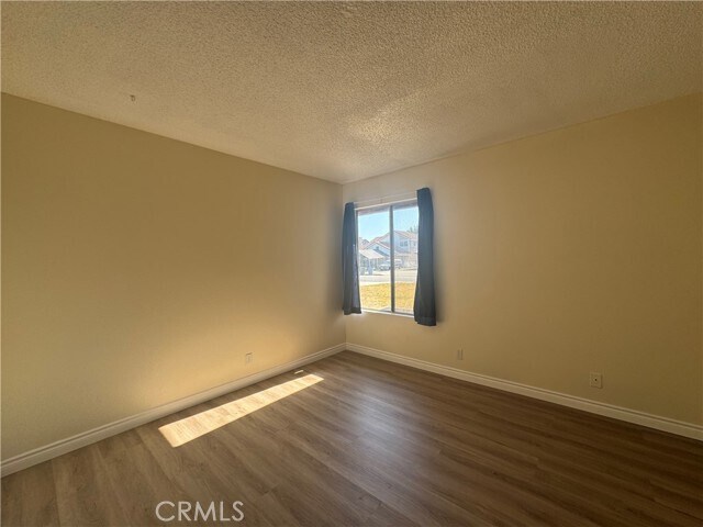 Building Photo - 974 N Darfield Ave