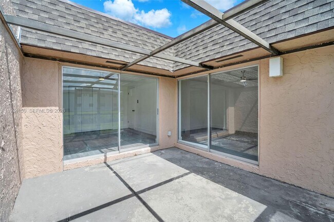 Building Photo - 7344 SW 8th Ct