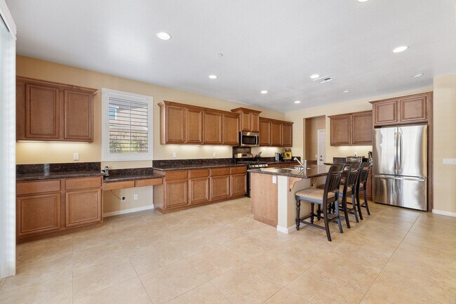 Building Photo - 73757 Picasso Dr