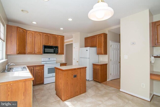 Building Photo - 3018 Desert Palm Ct