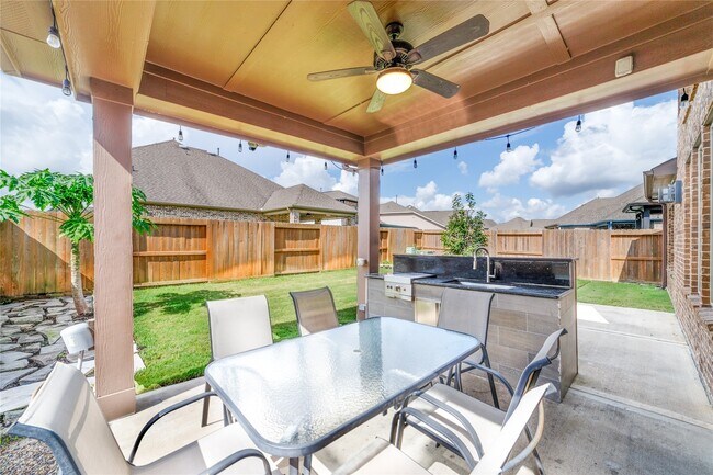 Building Photo - 18235 Winding Willow Oak Way