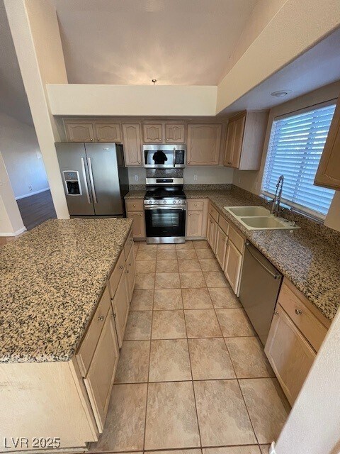 Building Photo - 9011 W Viking Rd