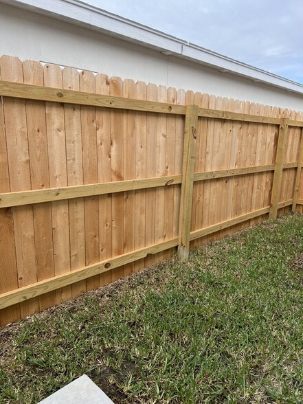 Building Photo - 84 E La Vista Ave