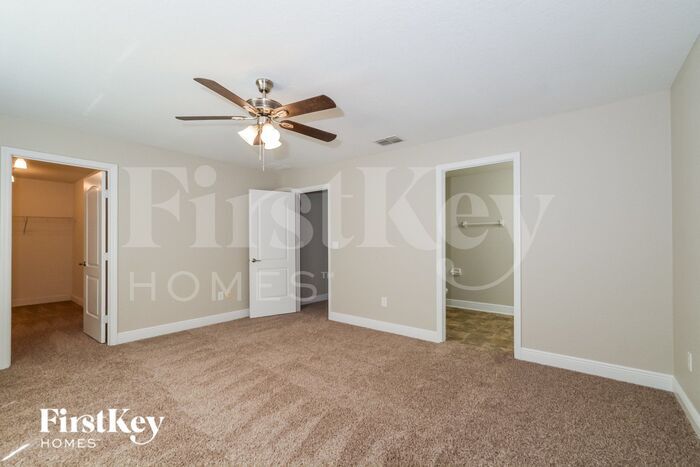 Building Photo - 5401 Oro Valley Rd