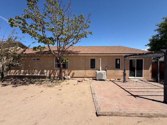 Building Photo - 1405 Secret Valley Dr SW