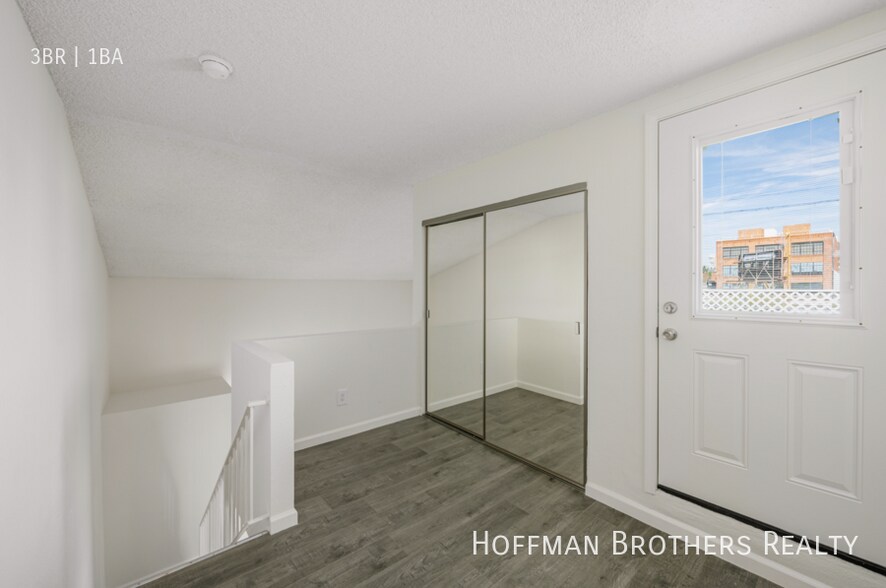 Building Photo - 6043 Eleanor Ave