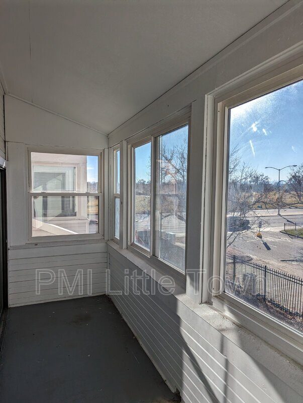 Building Photo - 11105 E Alameda Ave